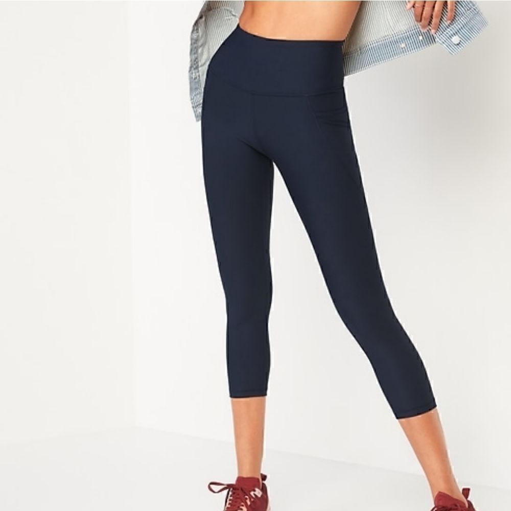 Old Navy High-Waisted Powersoft Side-Pocket Crop Leggings